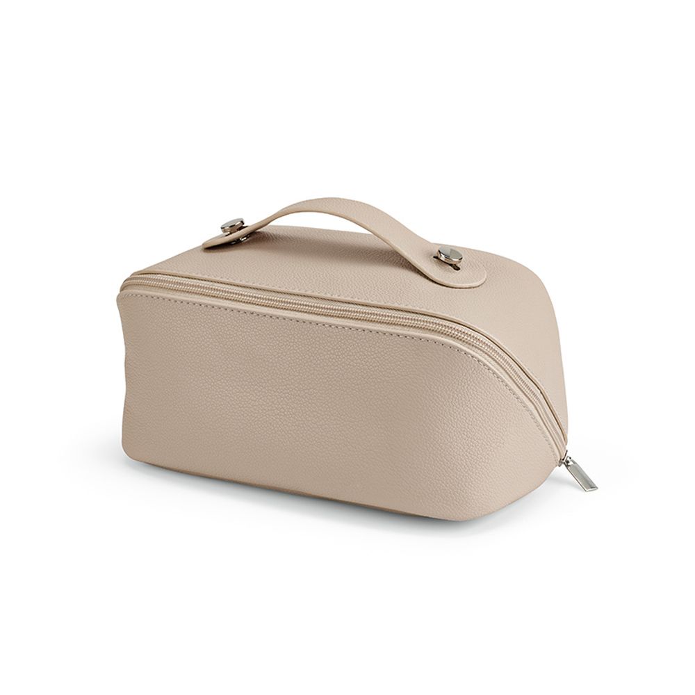 Picture of Macao Toiletry Bag 3.5L rLeather with zipper and handle