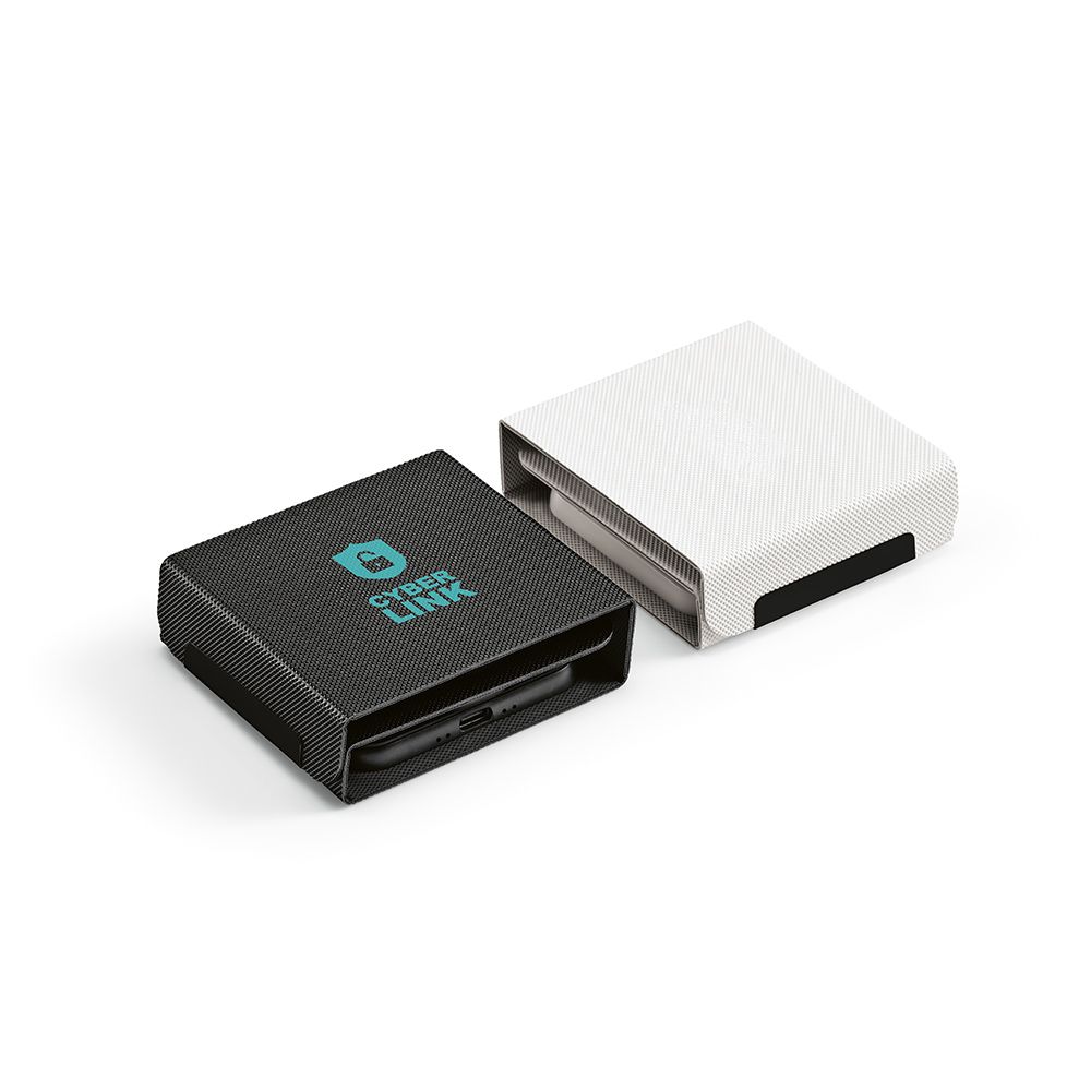 Picture of  Linnaeus 3-in-1 Wireless Charger rPU 15W. USB-C Port
