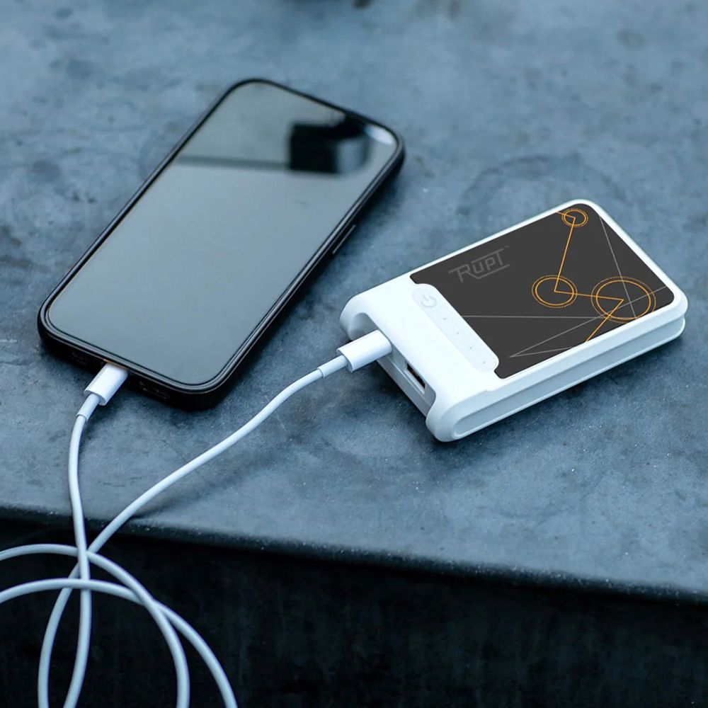 Picture of Ampx Powerbank rABS 6000 mAh. 18W. Charges phone 2-3 times